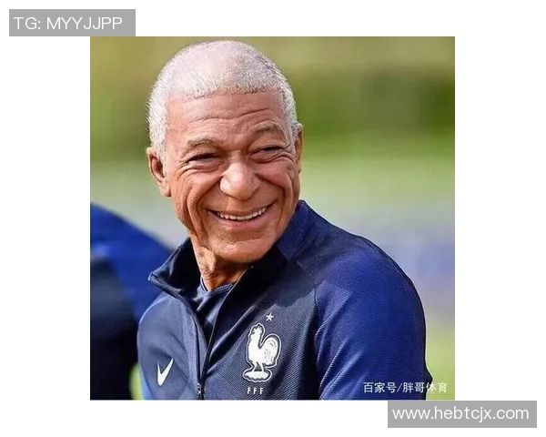 我心目中的足球明星是谁他在场上的表现让我深深着迷