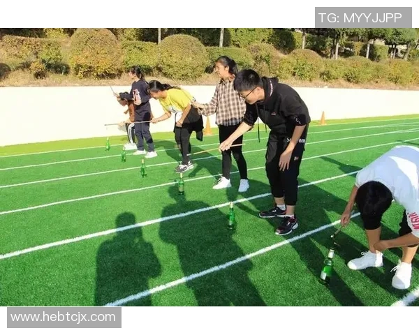 足球明星大展宏图小球员勇攀高峰共创辉煌未来